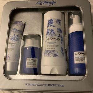 Ed Hardy Men’s Bath set